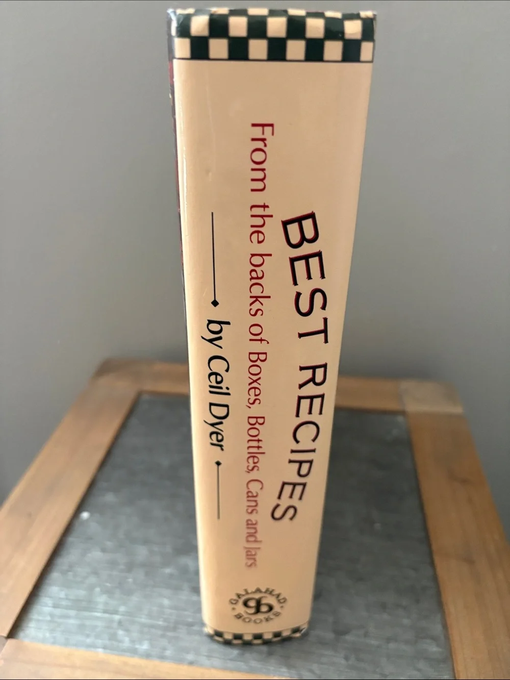 Best Recipes Cookbook by - Cream Cover